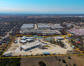 2001 Red Bud Ln